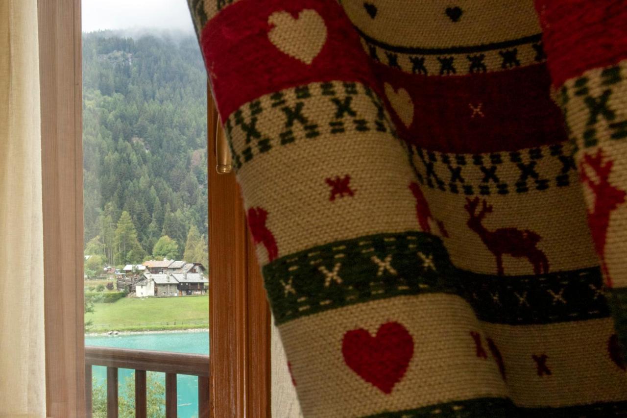 Laghetto Alpine Hotel & Restaurant Brusson Εξωτερικό φωτογραφία