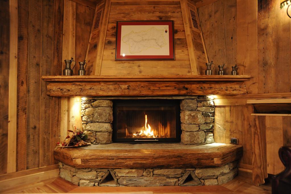 Laghetto Alpine Hotel & Restaurant Brusson Εξωτερικό φωτογραφία