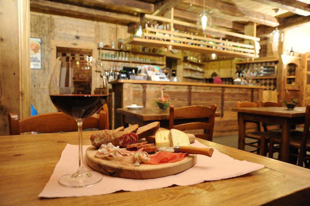 Laghetto Alpine Hotel & Restaurant Brusson Εξωτερικό φωτογραφία