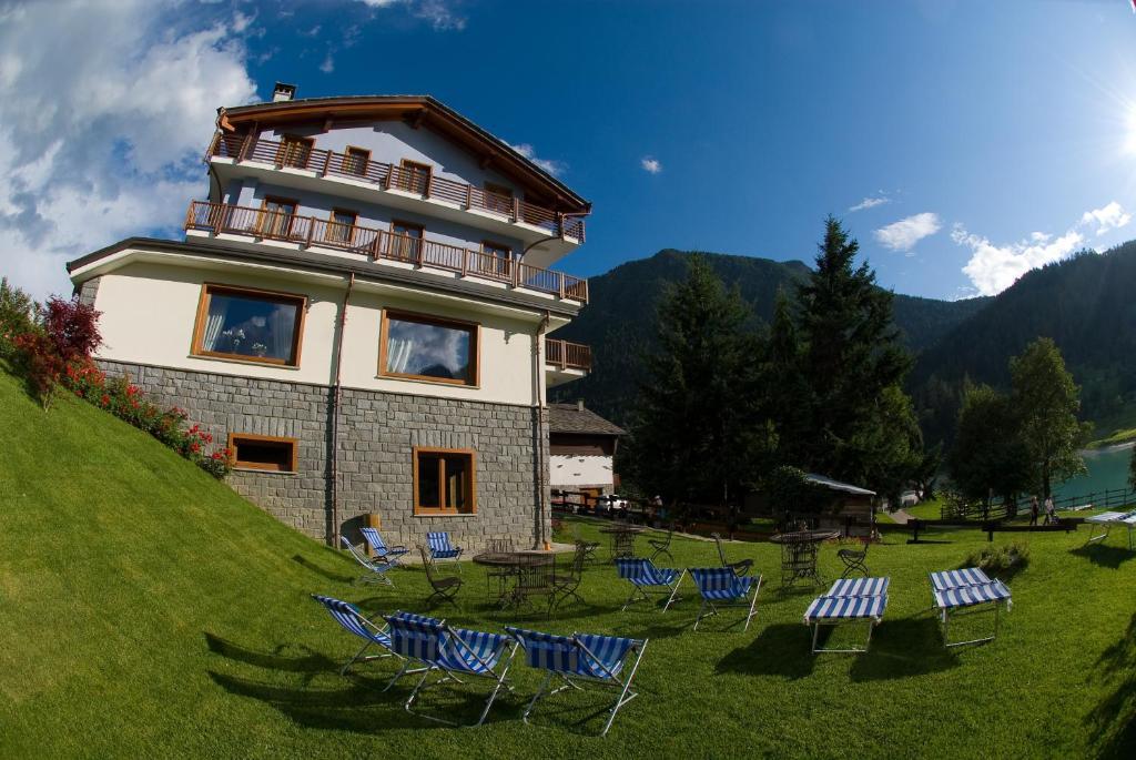 Laghetto Alpine Hotel & Restaurant Brusson Εξωτερικό φωτογραφία